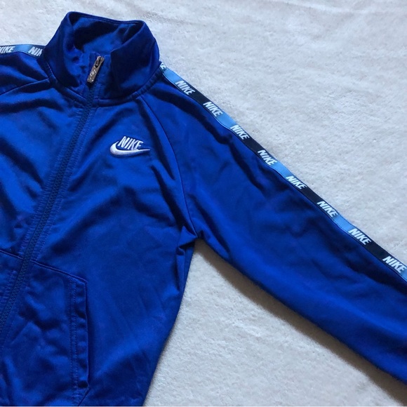 Kids 6-7 Y boys Nike track jacket royal blue - Picture 3 of 5